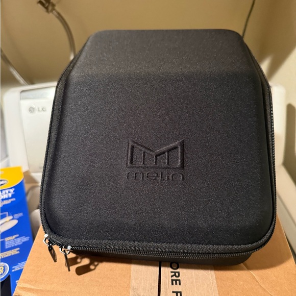 Melin Brand Black Hat Travel Case - Picture 3 of 7